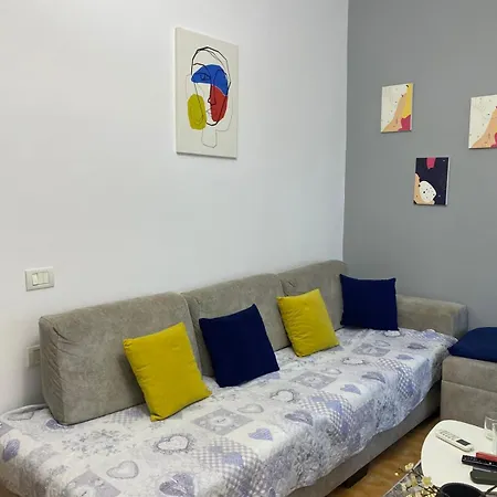 Juli's Pazari Nest Апартаменты Тирана