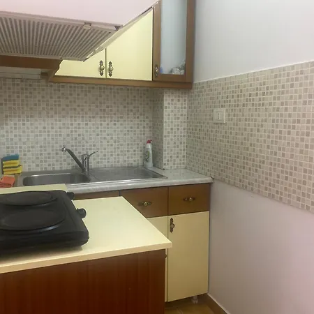 Juli's Pazari Nest * تيرانا